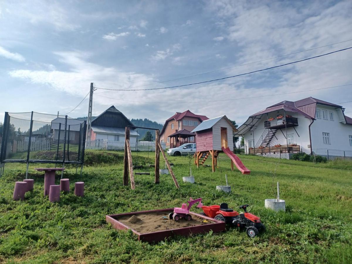 Casa Bucovina Dorna Candrenilor Ascutitele Eksteriør billede